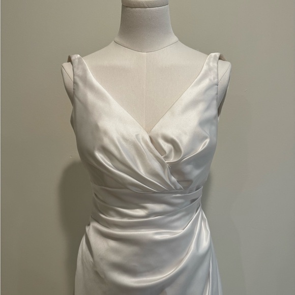 Bridal Dress - Picture 2 of 4